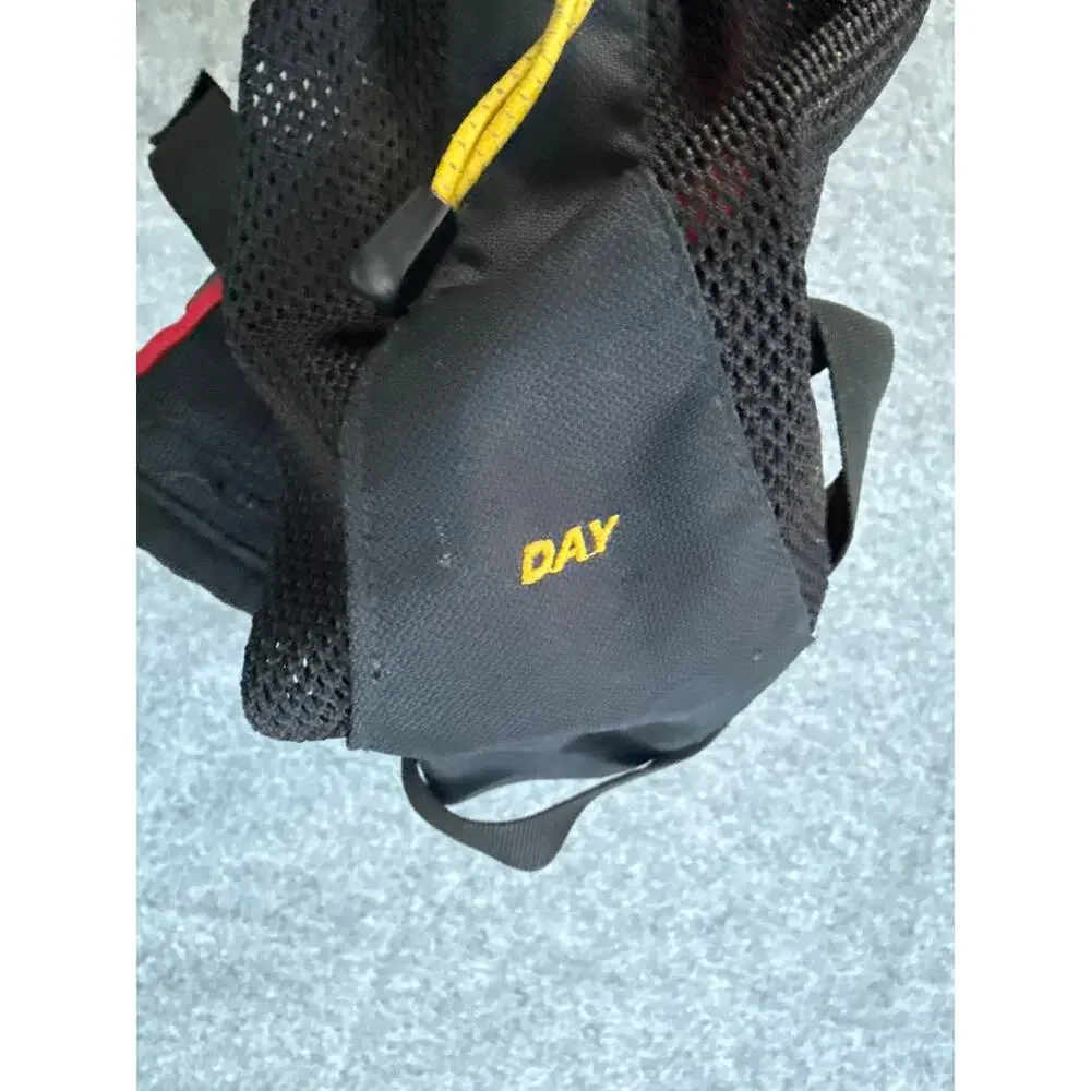 Mountainsmith Day Lumbar Pack With YKK Black and Red Adjustable Straps